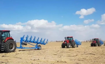 What is the preparation for hydraulic tilting plow before sp